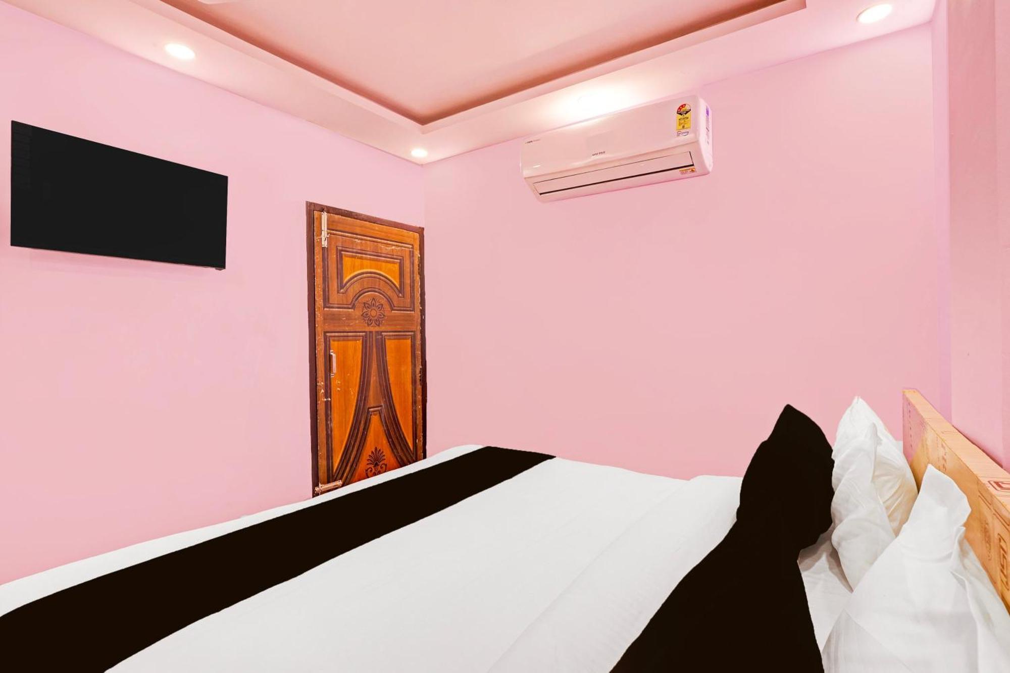 Hotel O Sky House Residency New Delhi