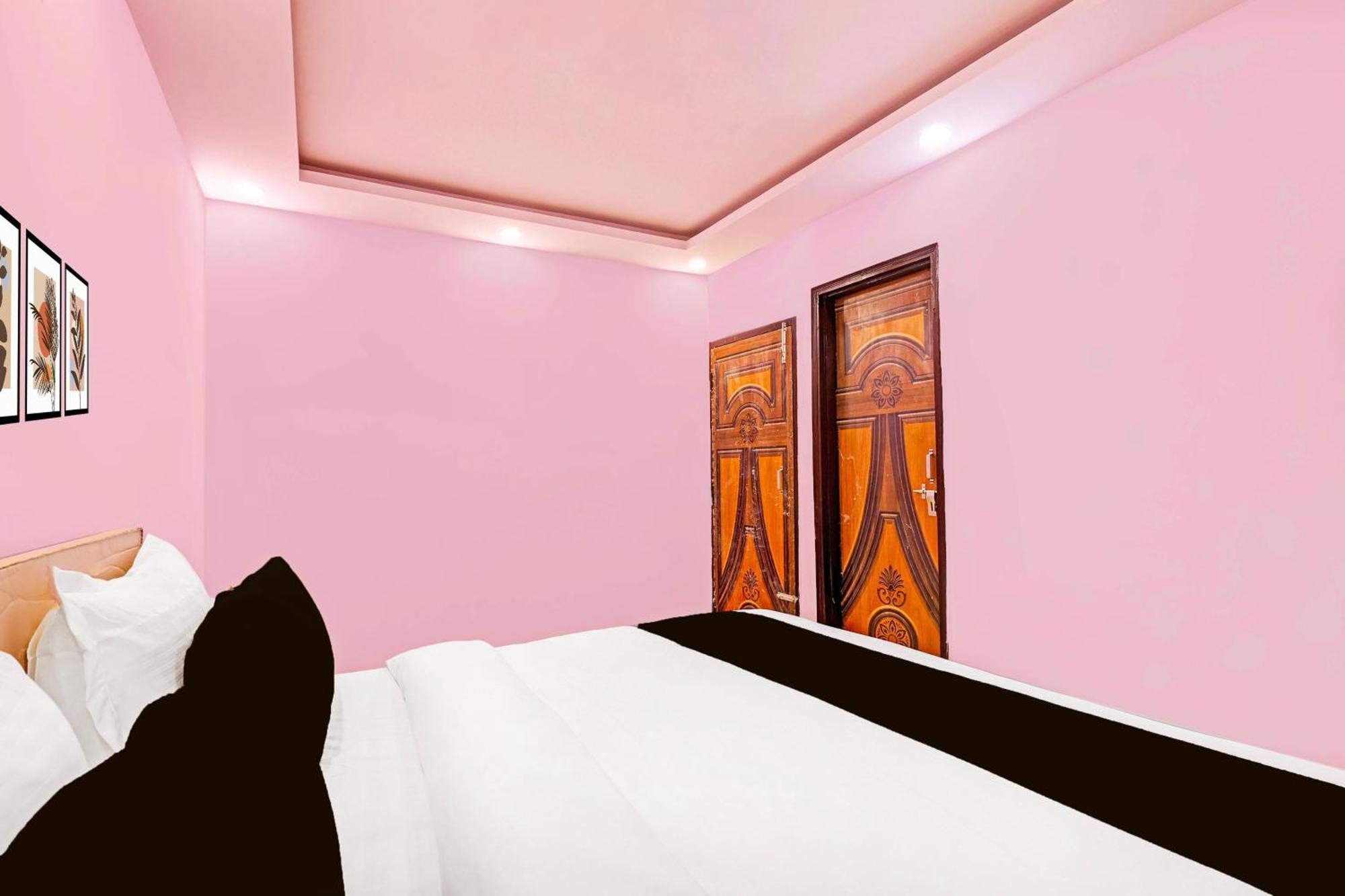 O Sky House Residency 3* New Delhi